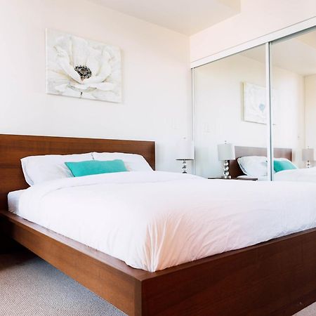 Sarkar Suites - Maple Leaf Square Торонто Екстер'єр фото