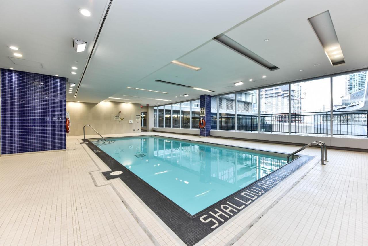 Sarkar Suites - Maple Leaf Square Торонто Екстер'єр фото
