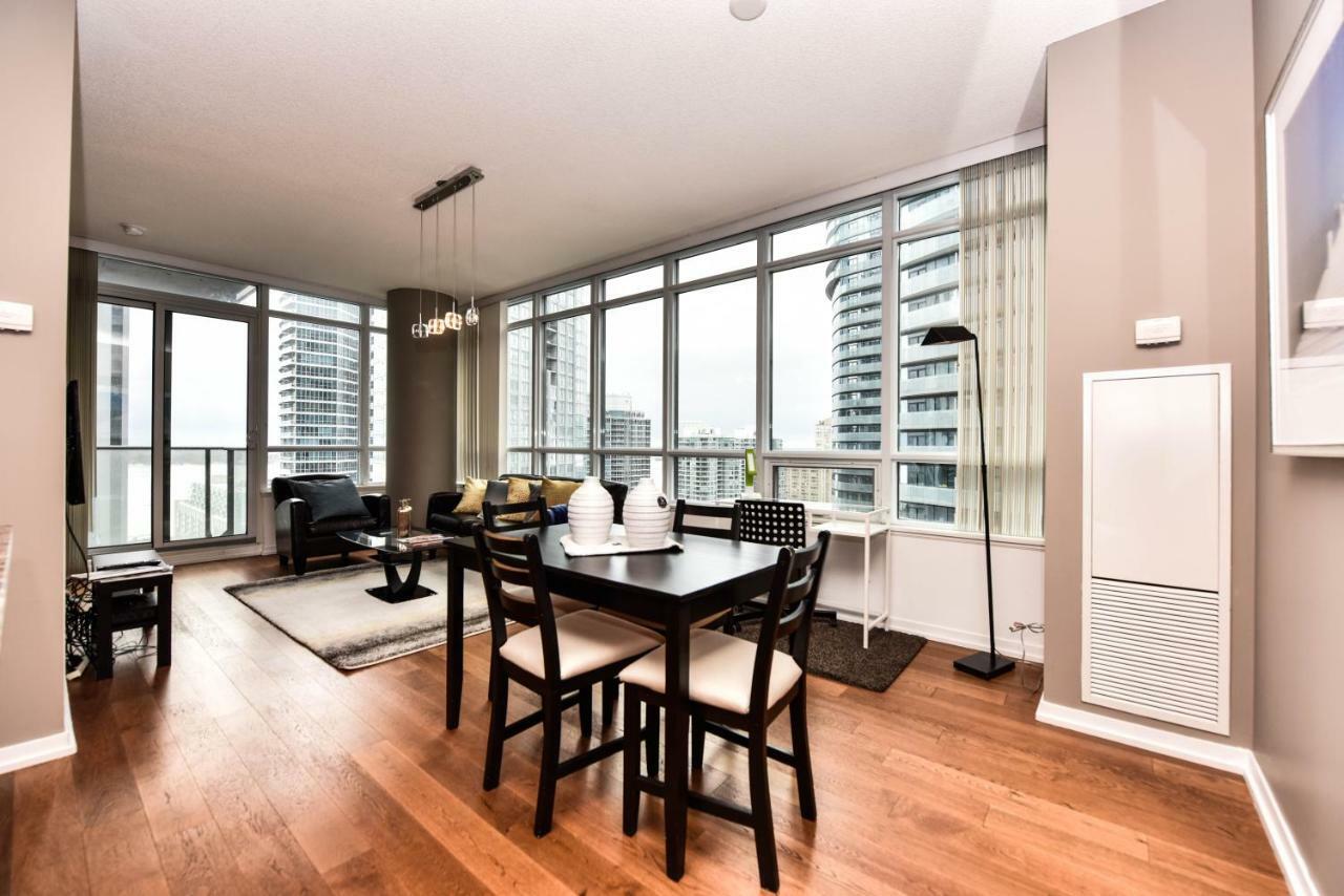 Sarkar Suites - Maple Leaf Square Торонто Екстер'єр фото