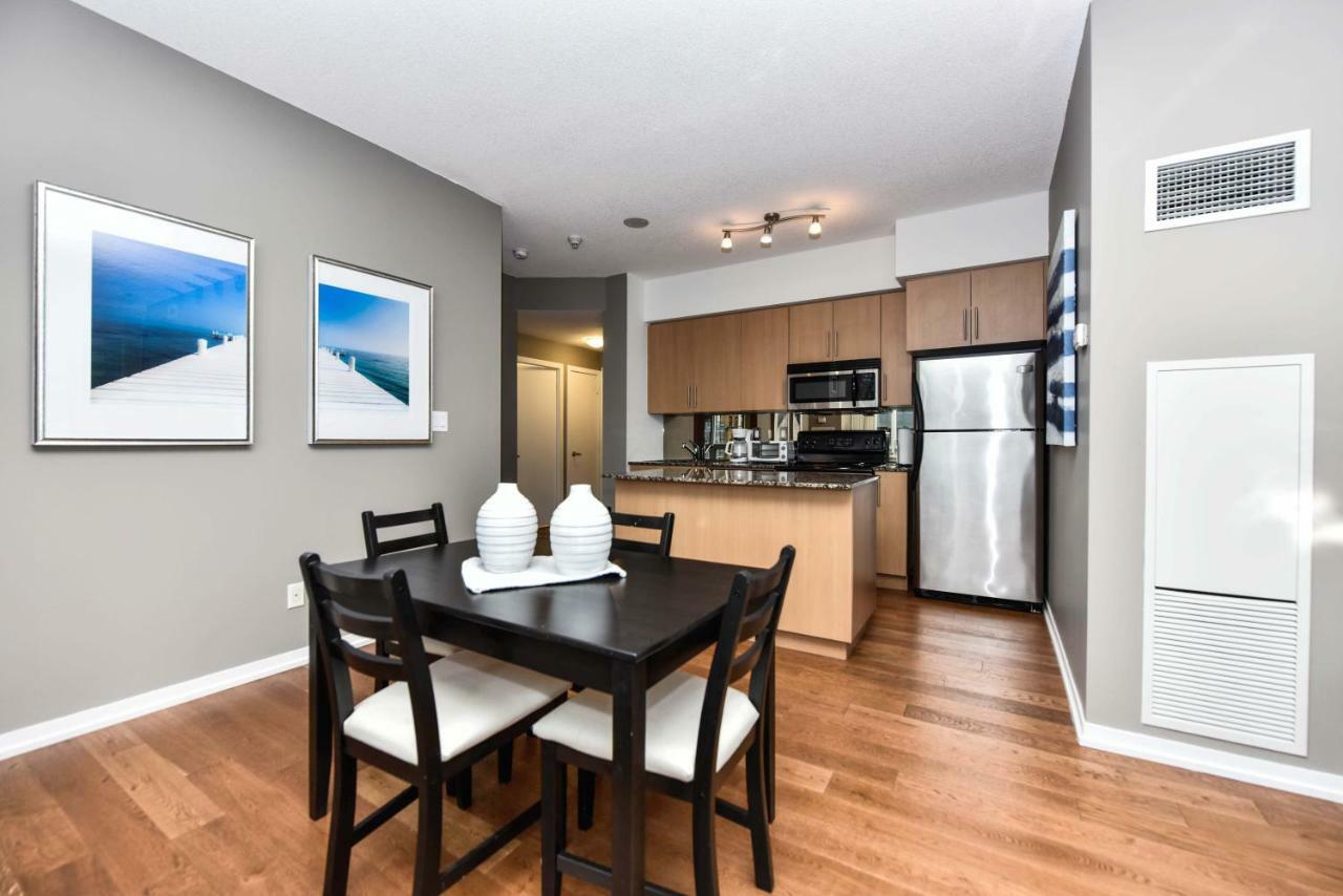 Sarkar Suites - Maple Leaf Square Торонто Екстер'єр фото