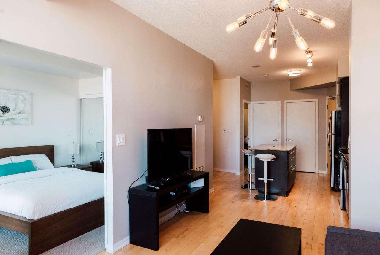 Sarkar Suites - Maple Leaf Square Торонто Екстер'єр фото