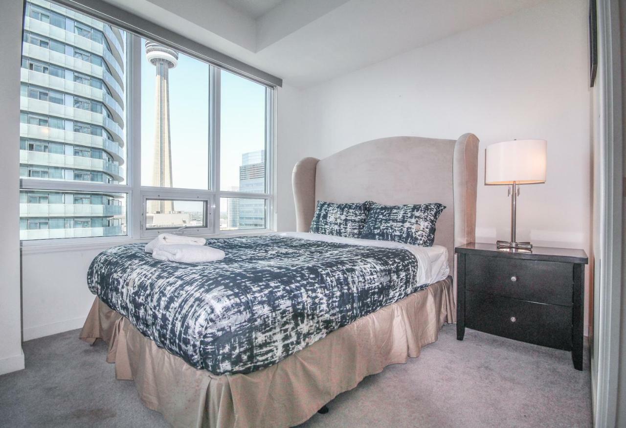 Sarkar Suites - Maple Leaf Square Торонто Екстер'єр фото