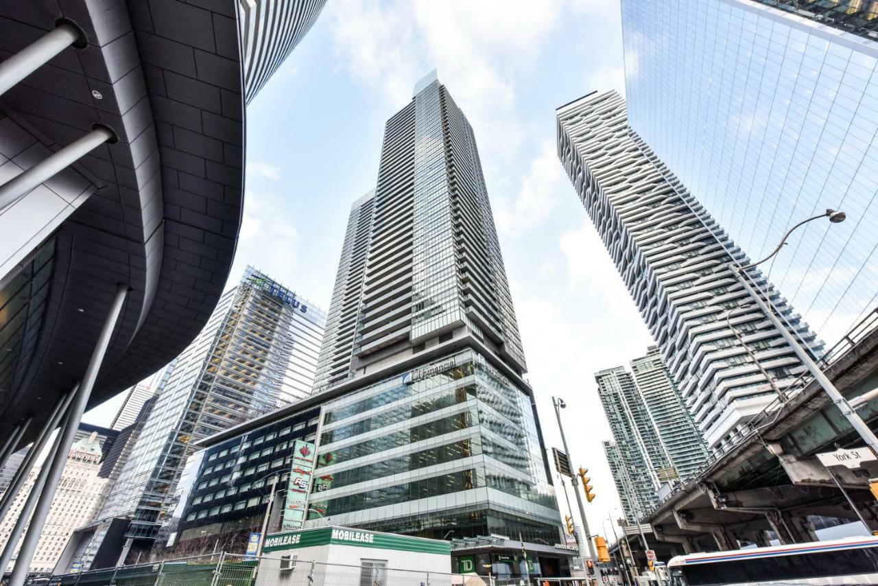 Sarkar Suites - Maple Leaf Square Торонто Екстер'єр фото