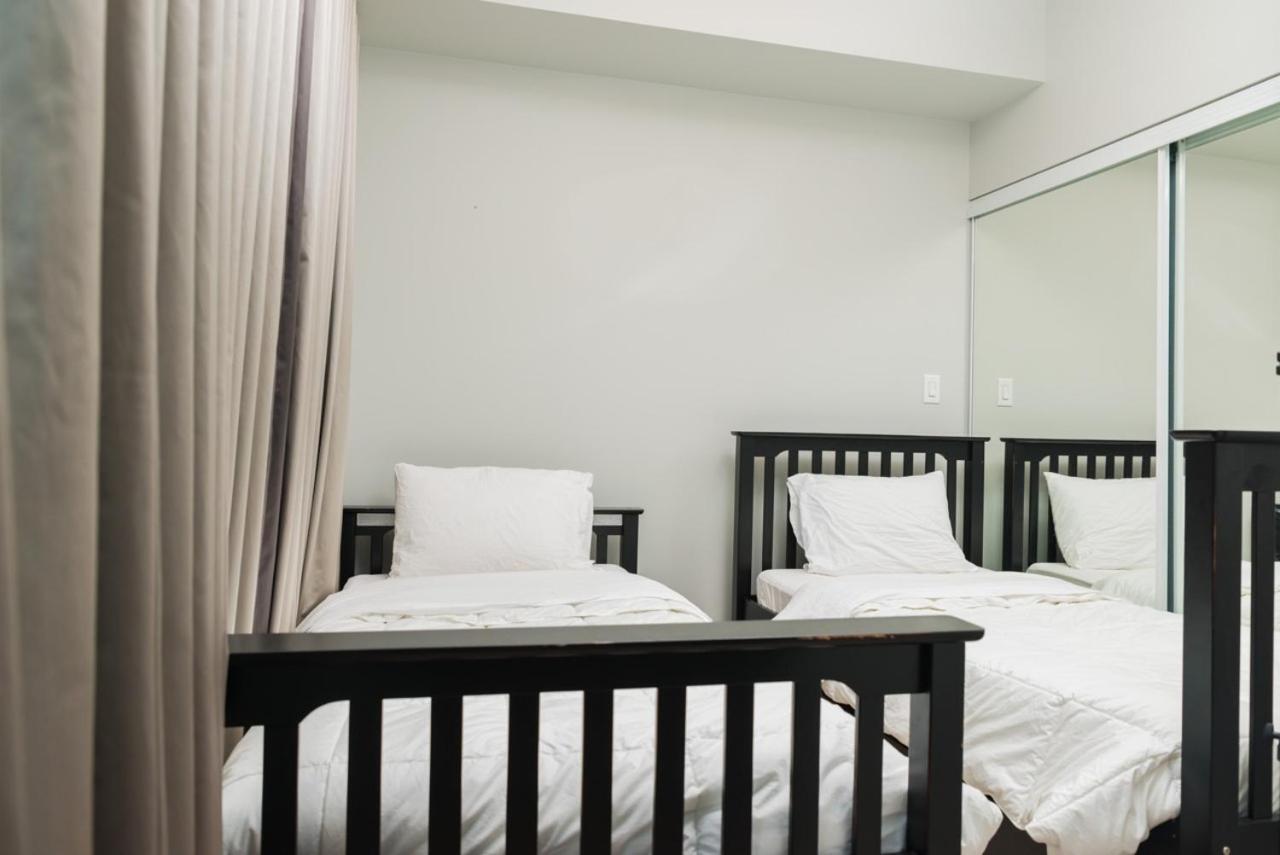Sarkar Suites - Maple Leaf Square Торонто Екстер'єр фото