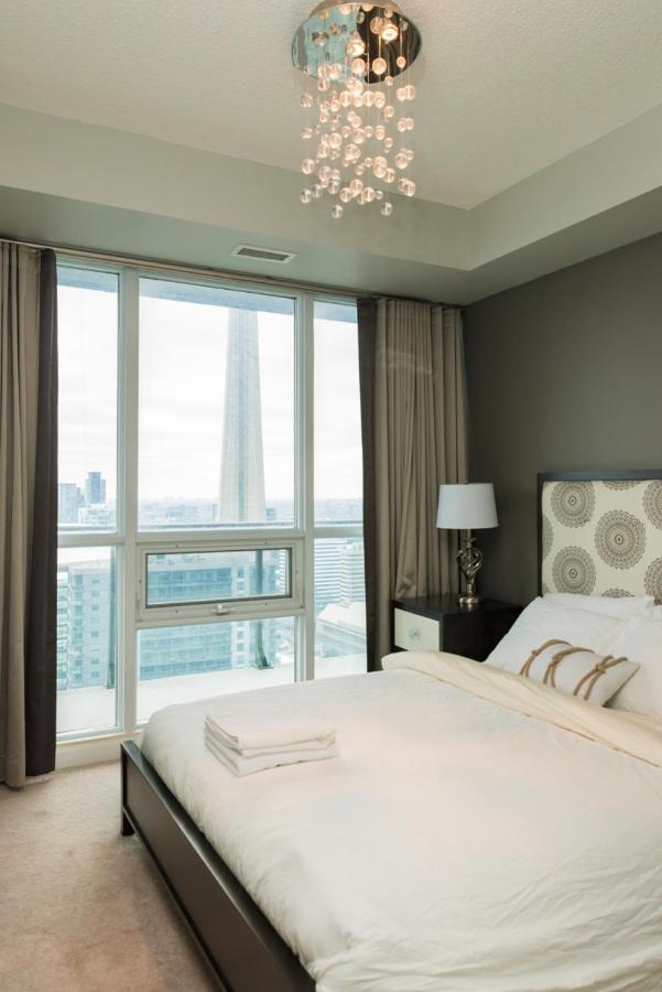 Sarkar Suites - Maple Leaf Square Торонто Екстер'єр фото