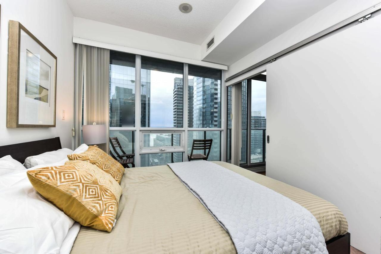 Sarkar Suites - Maple Leaf Square Торонто Екстер'єр фото