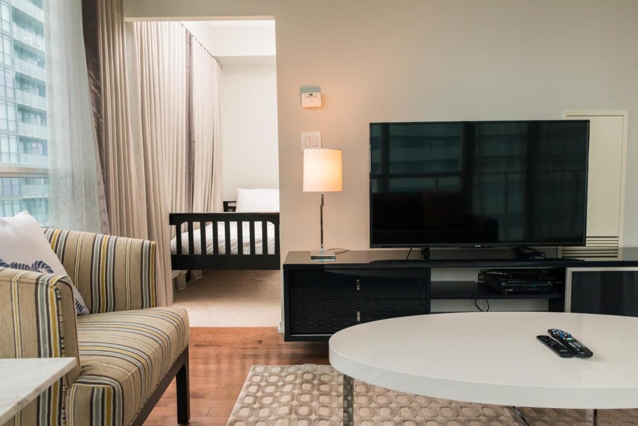 Sarkar Suites - Maple Leaf Square Торонто Екстер'єр фото