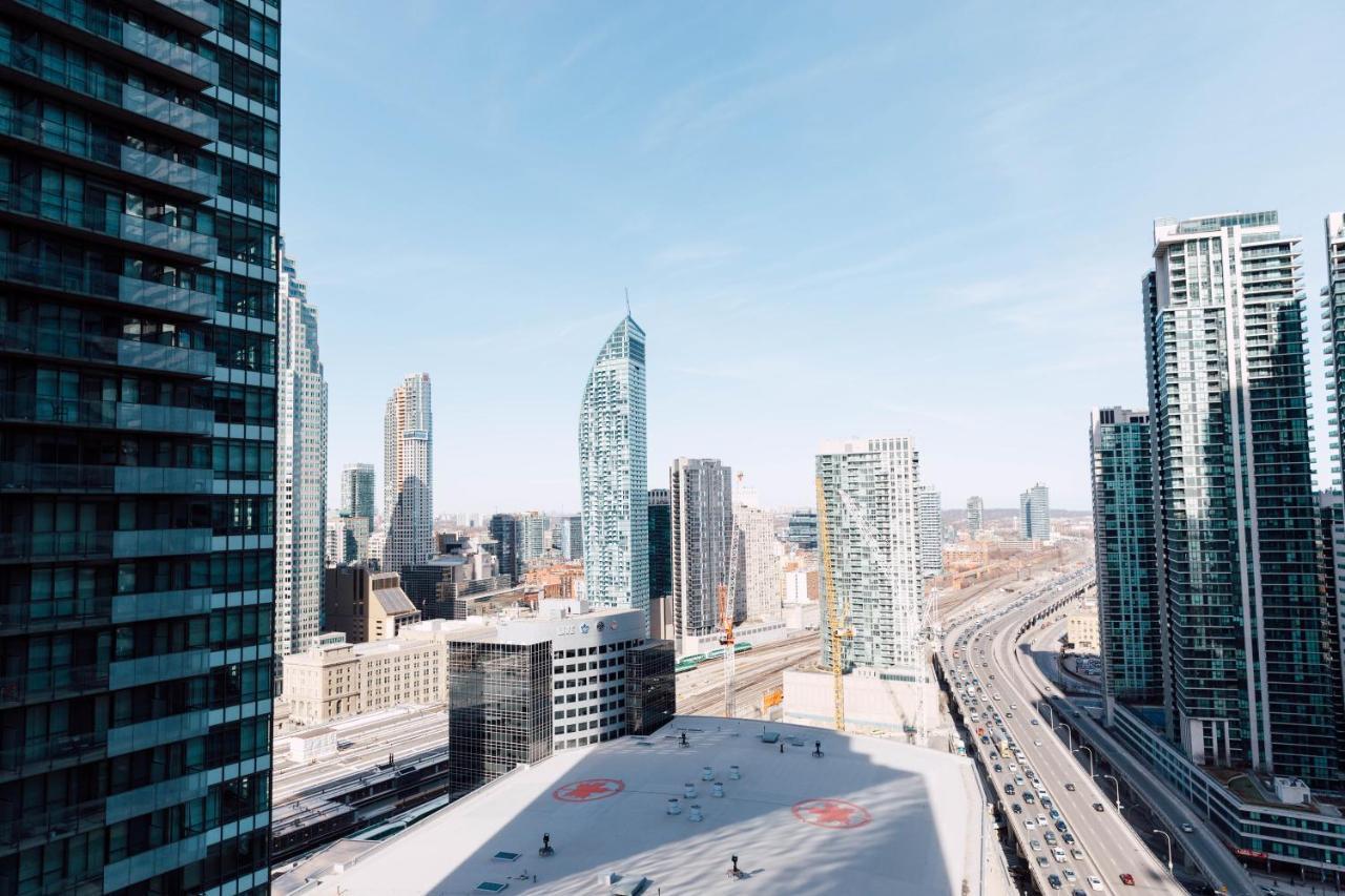 Sarkar Suites - Maple Leaf Square Торонто Екстер'єр фото