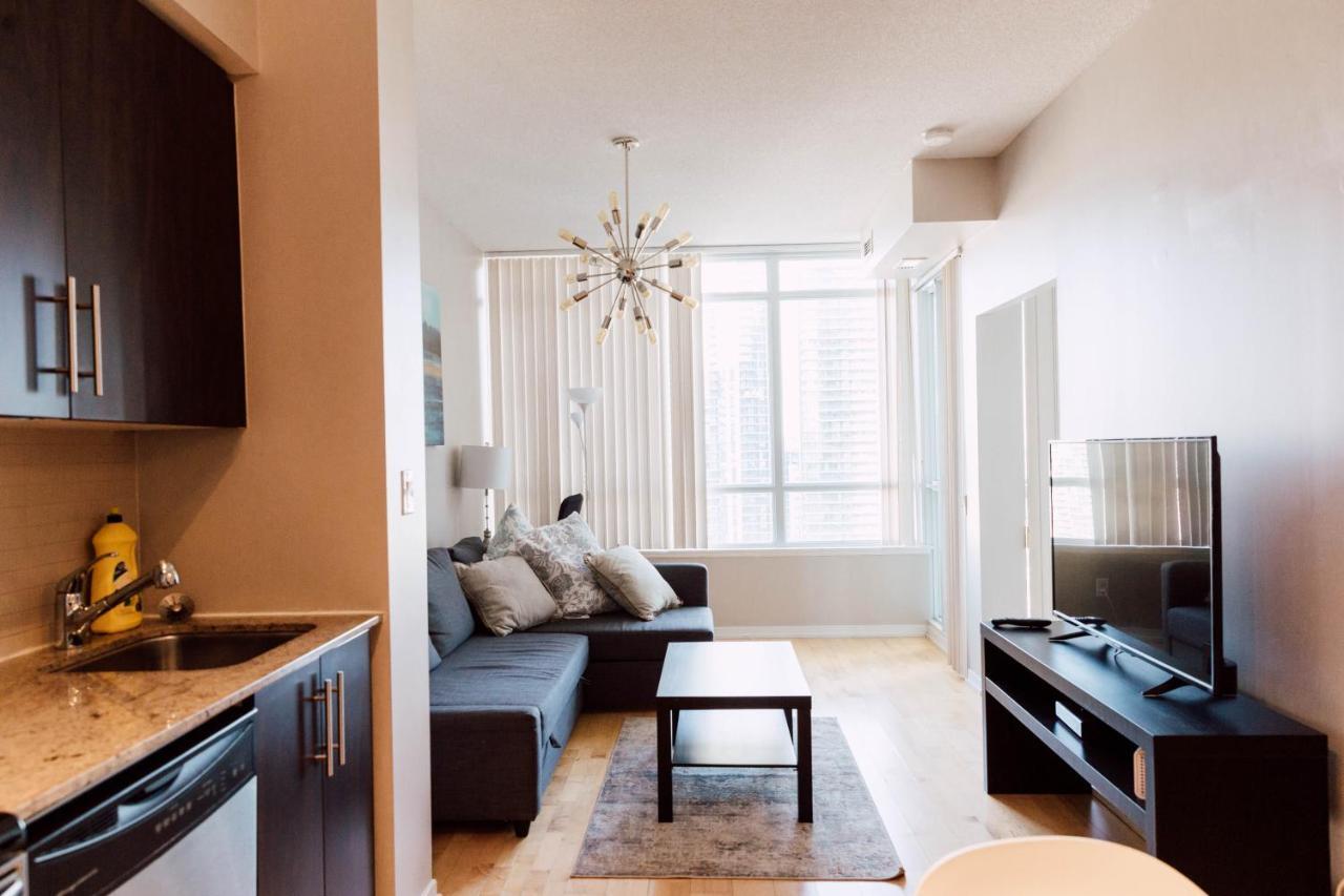 Sarkar Suites - Maple Leaf Square Торонто Екстер'єр фото