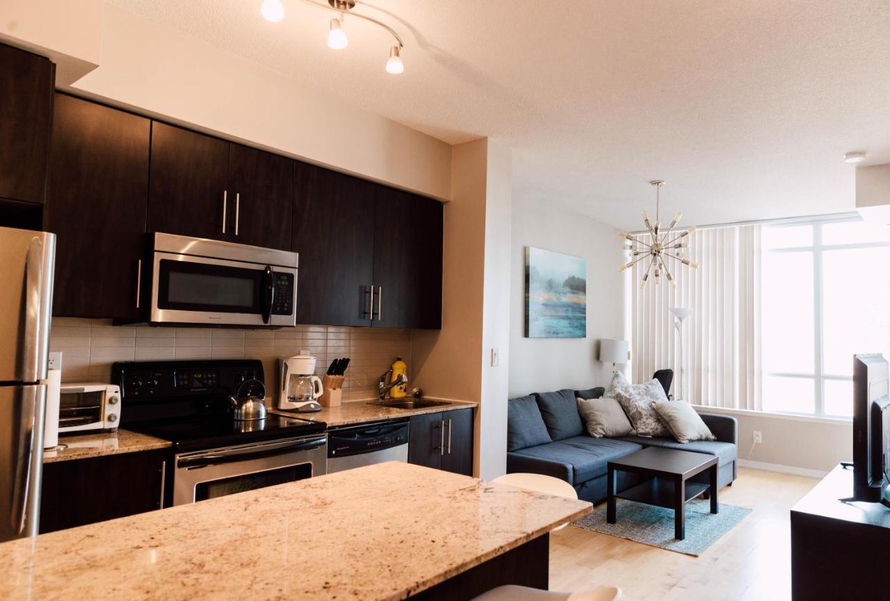 Sarkar Suites - Maple Leaf Square Торонто Екстер'єр фото